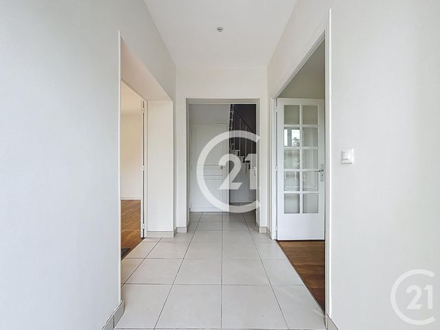 maison à louer - 8 pièces - 150.0 m2 - COLOMBELLES - 14 - BASSE-NORMANDIE - Century 21 Bertin Immobilier