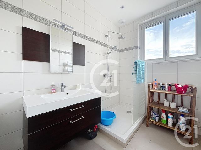 maison à louer - 8 pièces - 150.0 m2 - COLOMBELLES - 14 - BASSE-NORMANDIE - Century 21 Bertin Immobilier