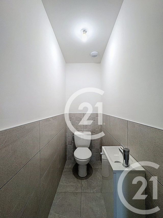 maison à louer - 6 pièces - 127.24 m2 - BLAINVILLE SUR ORNE - 14 - BASSE-NORMANDIE - Century 21 Bertin Immobilier