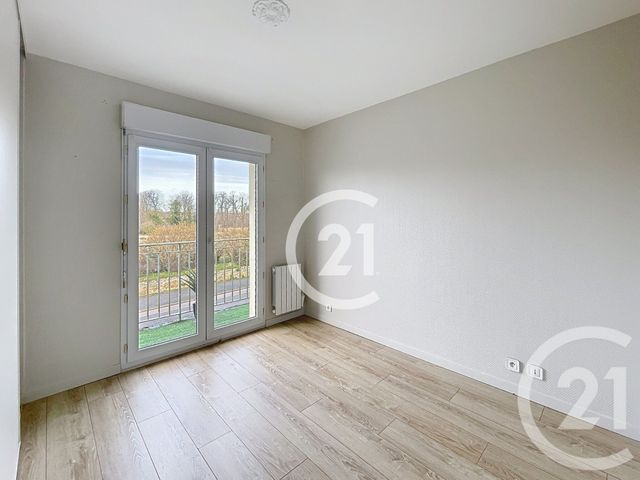 Appartement Duplex à louer - 2 pièces - 39.5 m2 - MONDEVILLE - 14 - BASSE-NORMANDIE - Century 21 Bertin Immobilier